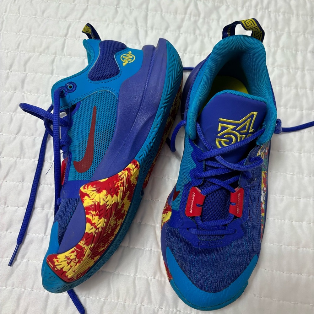 Nike Giannis immortality basketball Sneakers
Worn for only 4 games